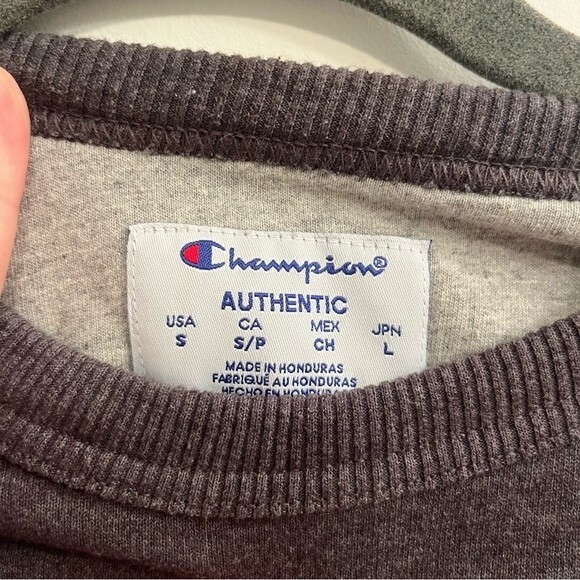 CHAMPION unisex Grey Crewneck Sweatshirt Size Small - Picture 5 of 9